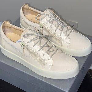 Slightly Used Mens Giuseppe Zanotti Cream Leather Low Top Sneakers Men’s Size 11